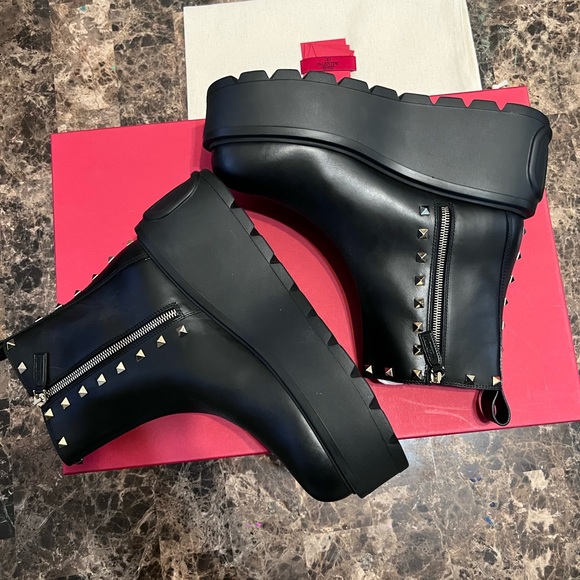 ❌SOLD❌ Valentino Garavani Rockstud VLOGO 85 Leather Platform Boots Size 39 - Picture 8 of 14